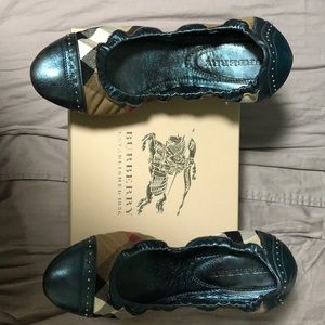 Burberry Flats size 41 fits perfectly on a size 10